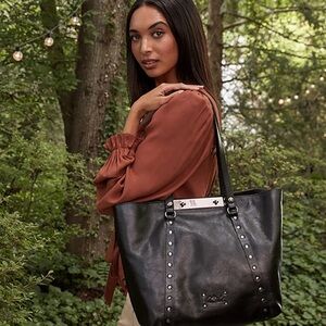 NWT Patricia Nash Benvenuto Tote Distressed Vintage Leather with Dust Bag